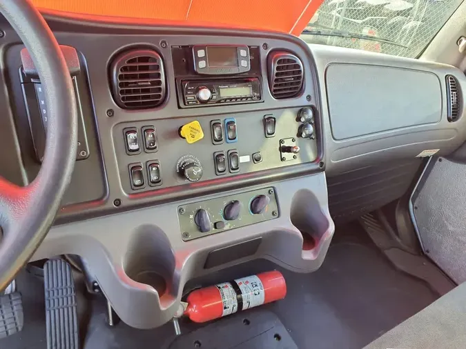 2018 FREIGHTLINER/MERCEDES M2 106