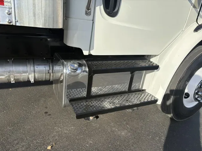 2020 Freightliner Business Class M2 106