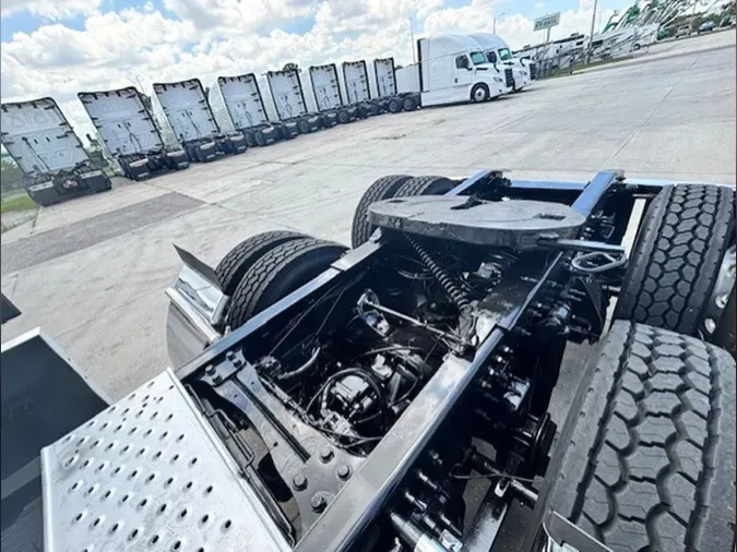 2019 Freightliner Cascadia 126