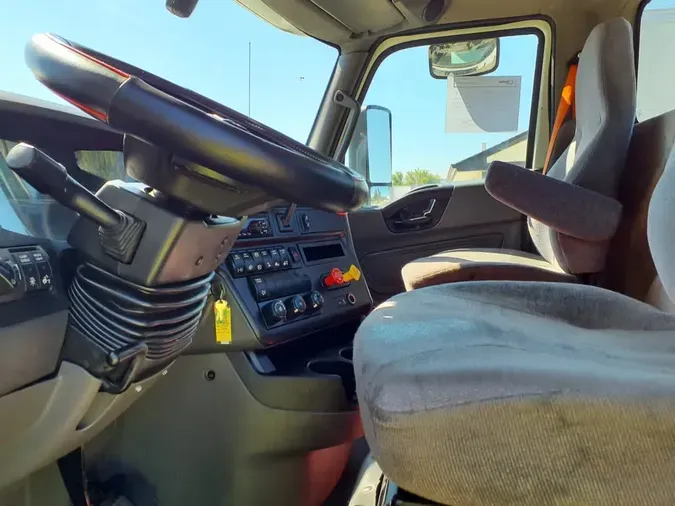2018 NAVISTAR INTERNATIONAL LT625 DAYCAB T/A