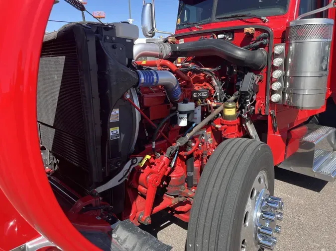 2022 Peterbilt 389