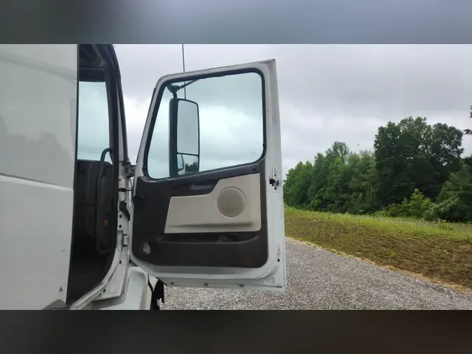 2018 Volvo VNL 740