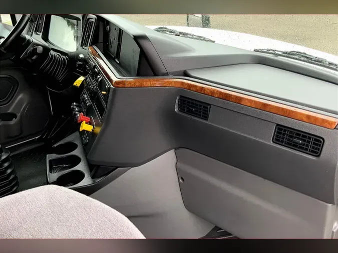 2021 INT LT625 6x4