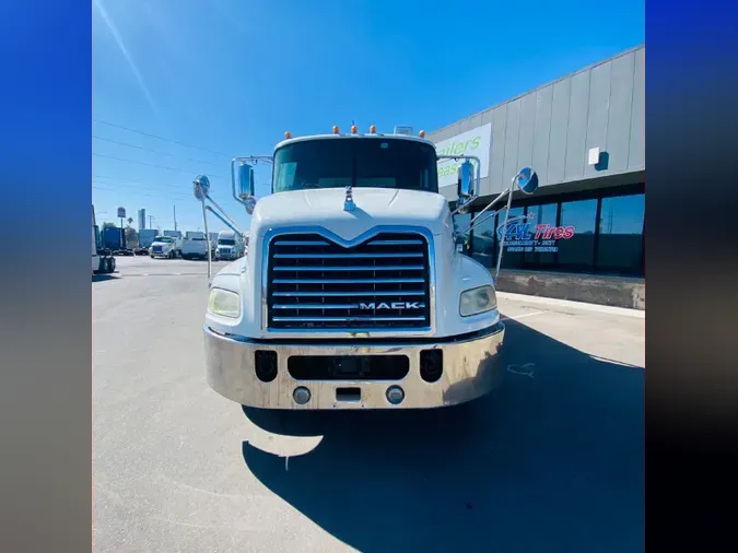 2015 Mack Pinnacle CXU613