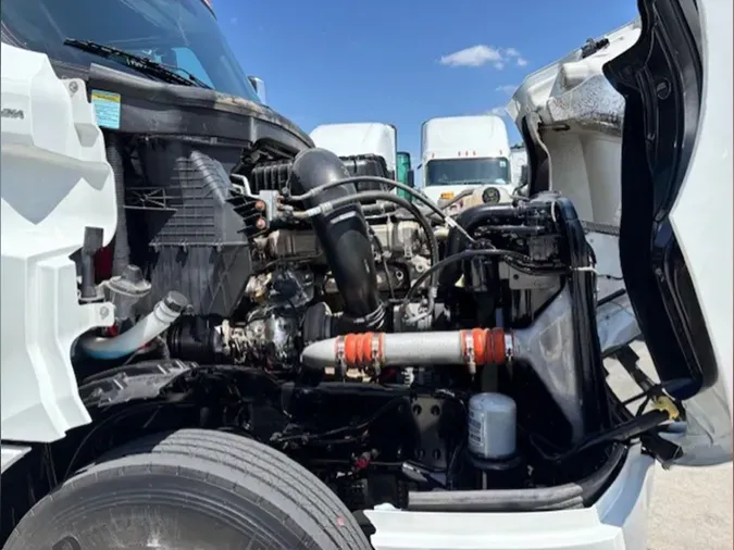 2023 Freightliner Cascadia 126