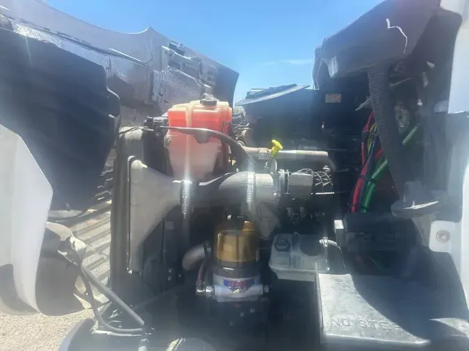 2017 FREIGHTLINER CASCADIA 113