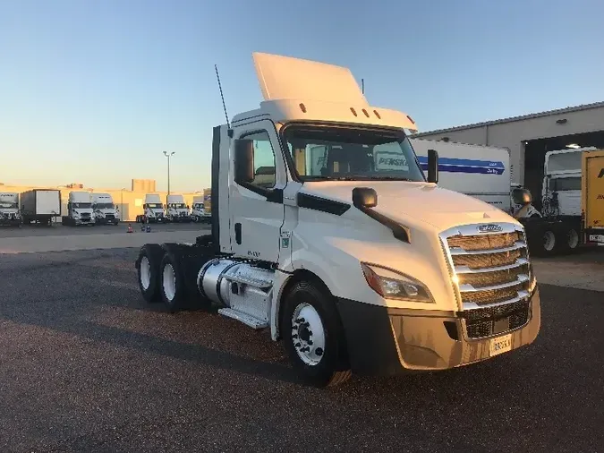 2018 Freightliner T12664STff9dfc296d721154a199f14ede057f85