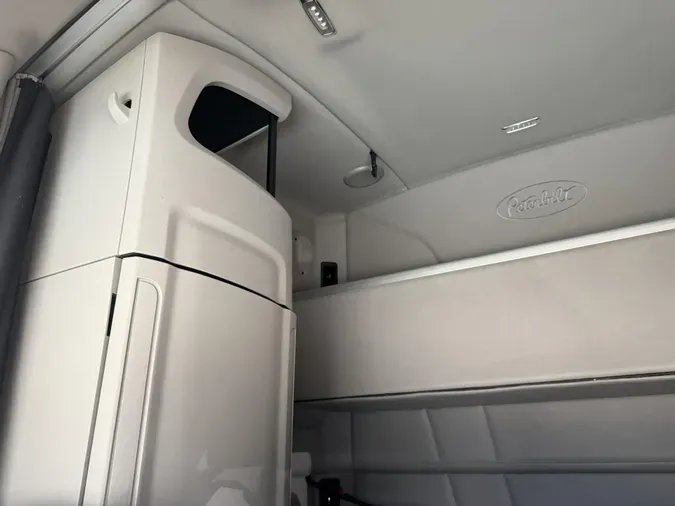 2021 Peterbilt 579ff9f5904d10fca5e223b137b9b122b70