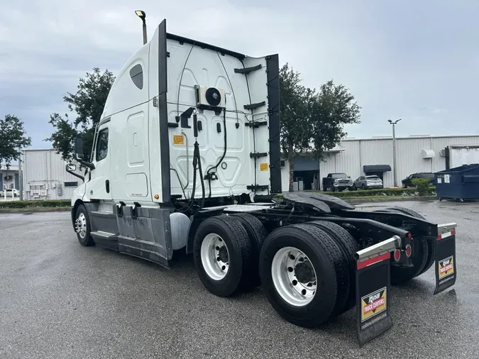 2021 Freightliner Cascadia