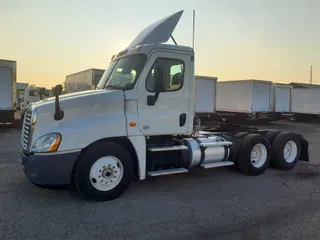 2015 FREIGHTLINER/MERCEDES CASCADIA 125