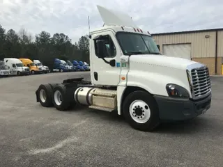 2018 Freightliner X12564ST