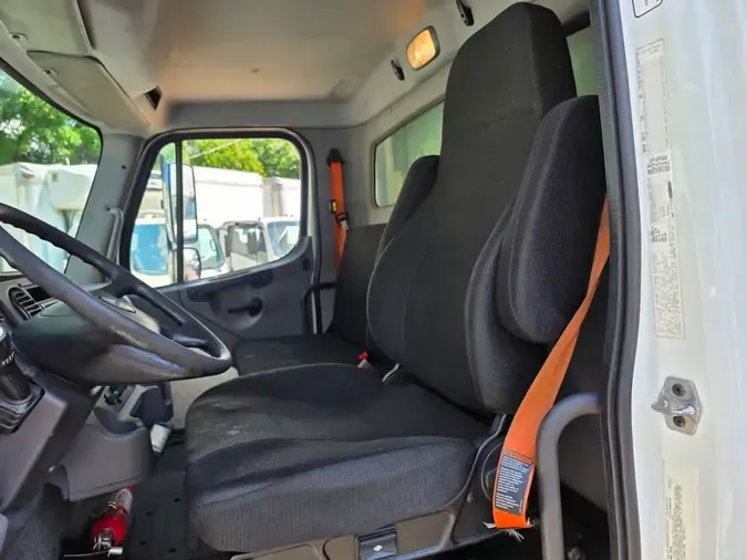 2016 FREIGHTLINER M2 106
