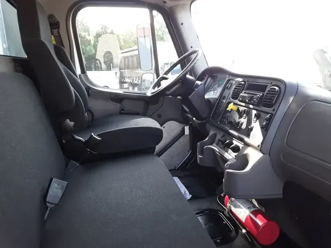 2020 FREIGHTLINER/MERCEDES M2 106
