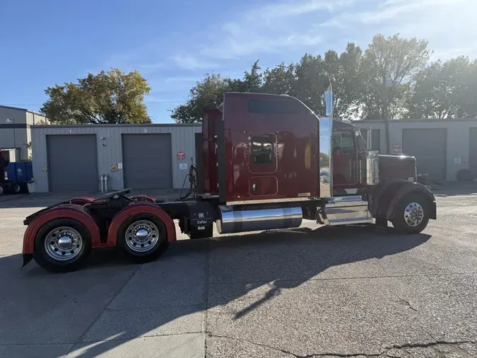 2021 Kenworth W900