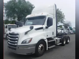 2019 FREIGHTLINER NEW CASCADIA PX12664