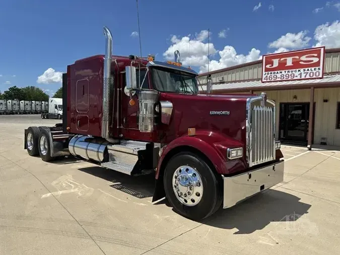 2023 KENWORTH W900L