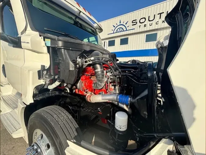 2023 Freightliner Cascadia 126