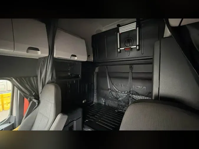 2025 Freightliner Cascadia 126