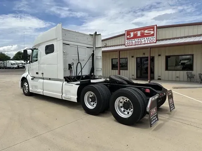 2021 VOLVO VNL64T740