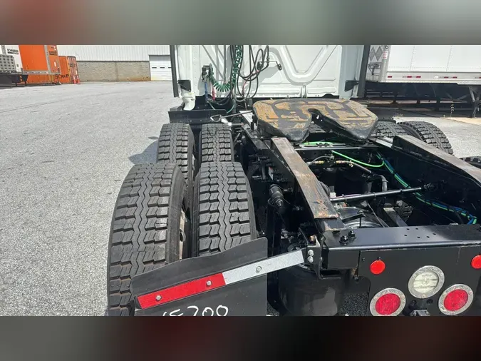 2019 Freightliner Cascadia 126