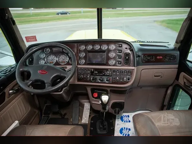 2020 PETERBILT 389