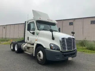 2018 Freightliner X12564ST