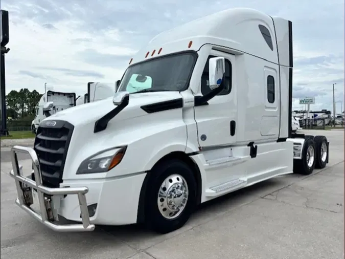2023 Freightliner Cascadia 126