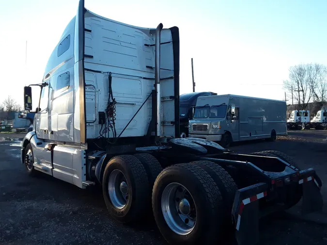 2019 Volvo VNL64T
