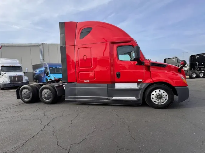 2021 Freightliner Cascadia