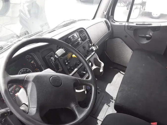 2018 FREIGHTLINER/MERCEDES M2 106