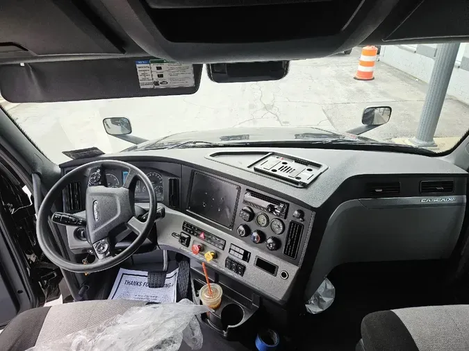 2021 FREIGHTLINER CASCADIA