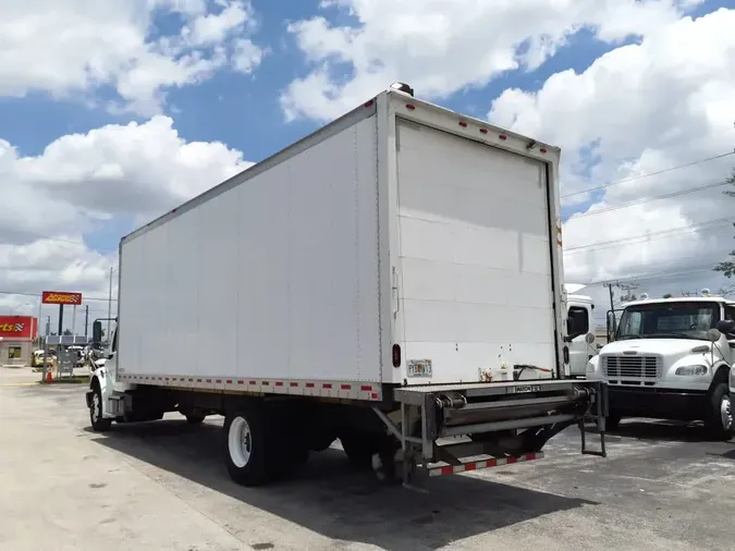 2018 FREIGHTLINER M2 106
