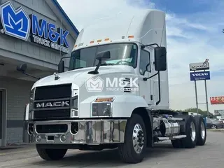 2019 MACK Anthem