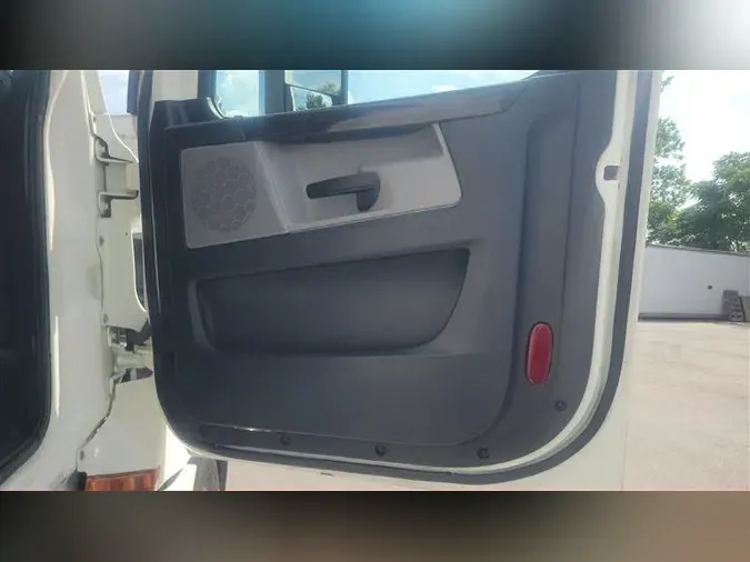 2020 FREIGHTLINER CA126