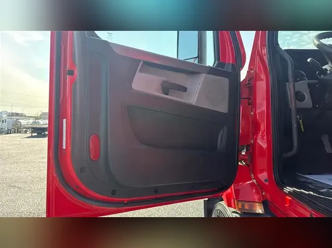 2020 FREIGHTLINER CA116