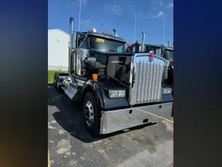 2025 Kenworth W900