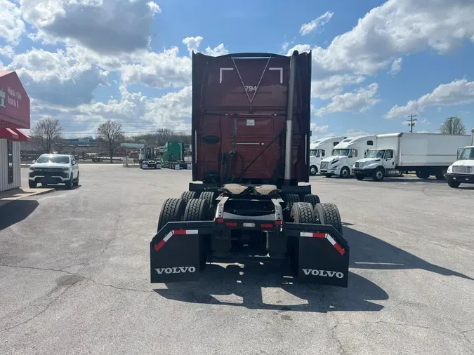 2023 VOLVO VNL64T860