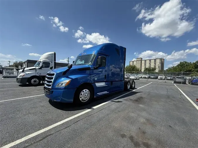 2020 FREIGHTLINER CASCADEVO1