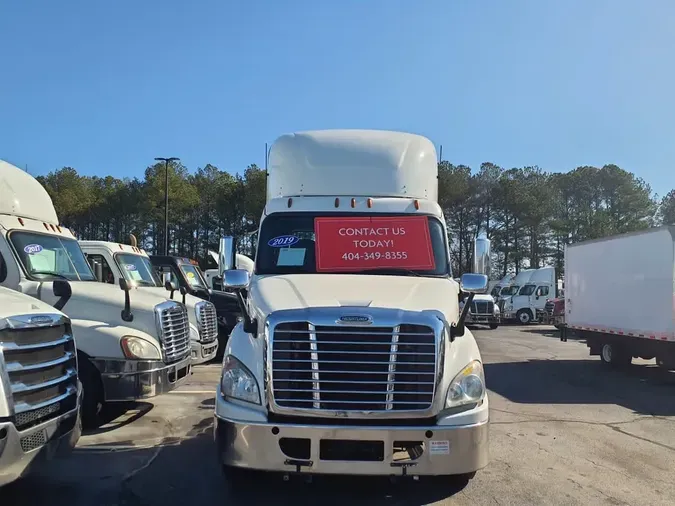 2019 FREIGHTLINER/MERCEDES CASCADIA 113