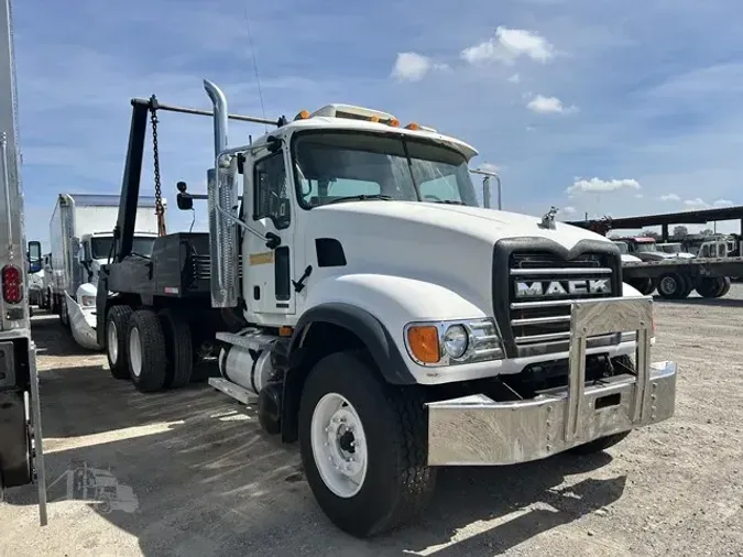 2005 MACK GRANITE CV713