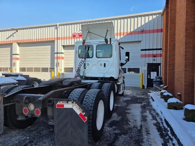 2018 FREIGHTLINER/MERCEDES CASCADIA 125