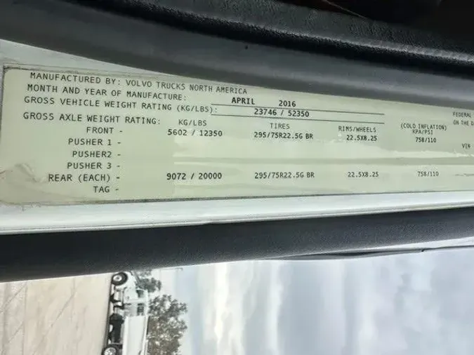 2017 Volvo VNL300ffe8af1fcb4c4d1fb5d19756a643e112