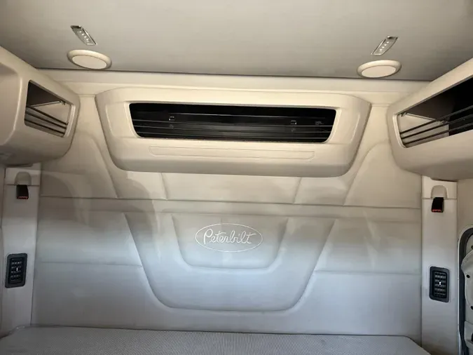 2022 Peterbilt 579