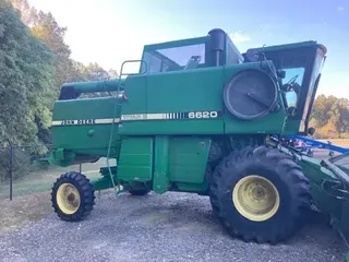 1988 John Deere 6620 Titan II