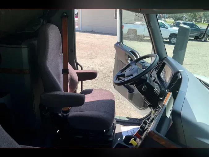 2022 INT LT625 6x4