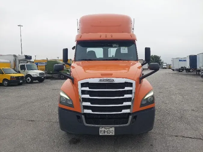 2019 Freightliner T12664ST