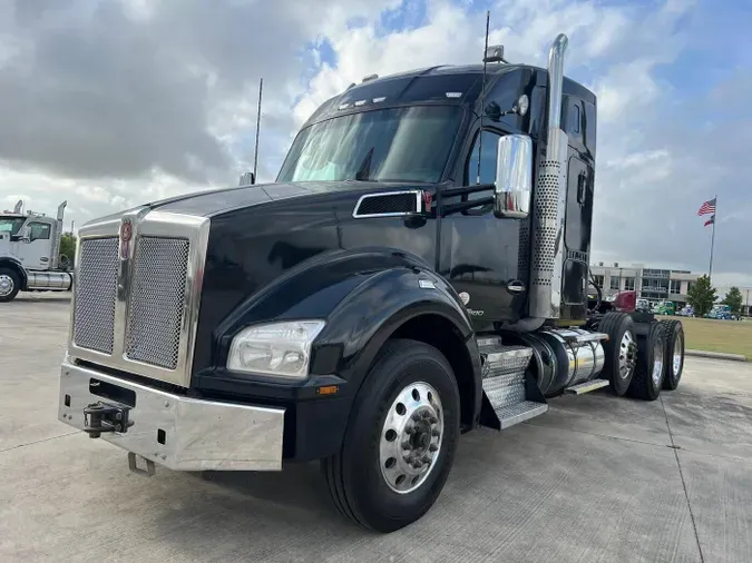 2021 Kenworth T880