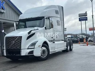 2020 VOLVO VNL64T760