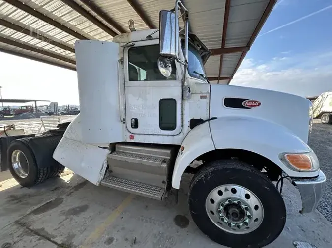 2016 PETERBILT 337