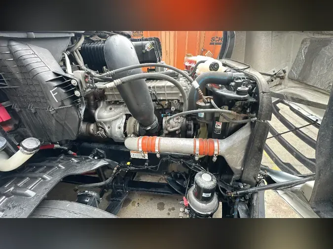 2021 Freightliner Cascadia 126